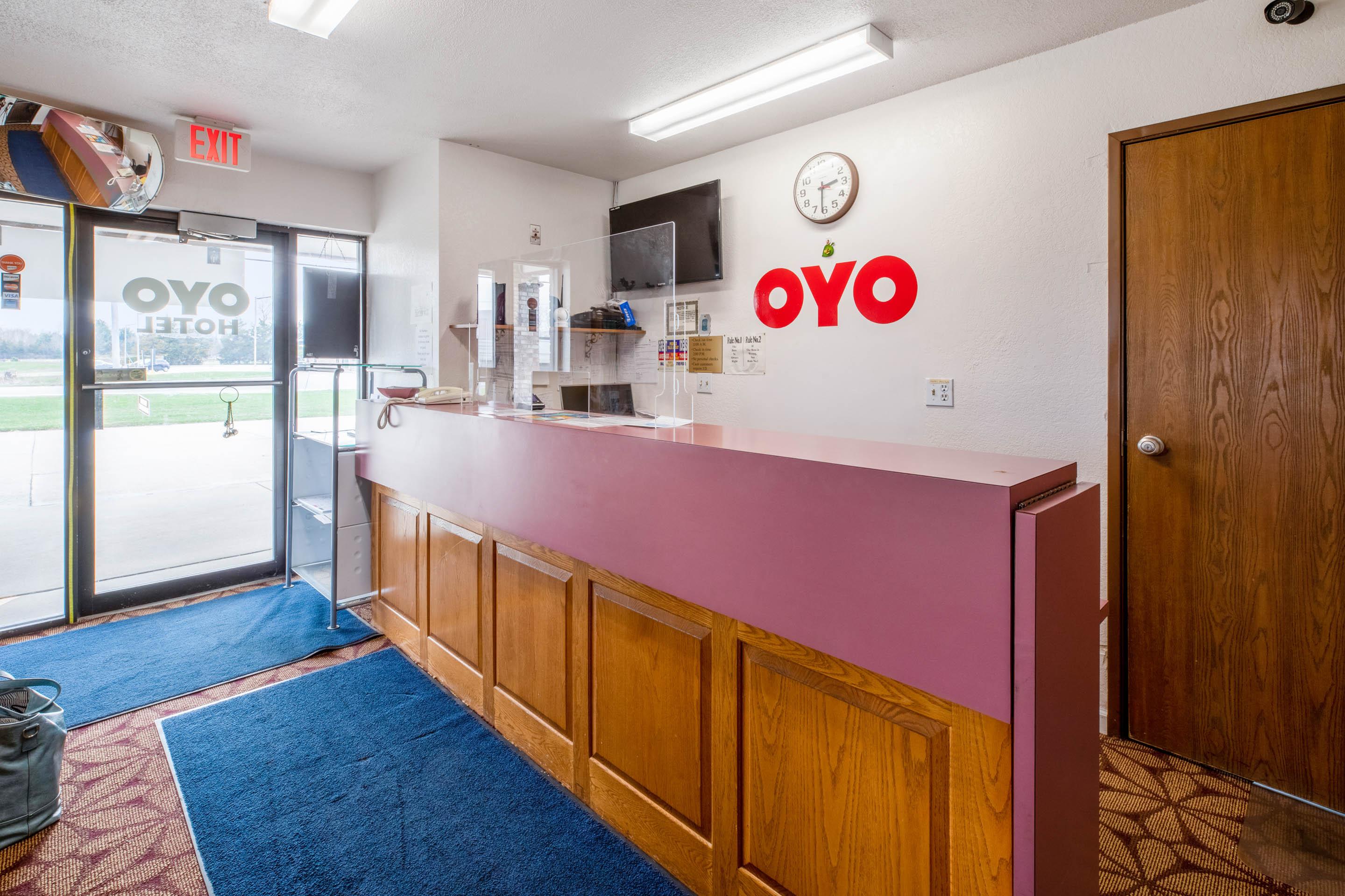 Oyo切萨宁52号公路及57号高速公路酒店 Chesaning 外观 照片