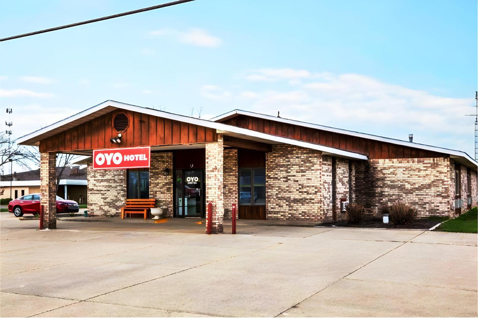 Oyo切萨宁52号公路及57号高速公路酒店 Chesaning 外观 照片